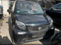 Schwarz Gebraucht 2015 Smart ForTwo Coupé Kleinwagen | 5.545 €