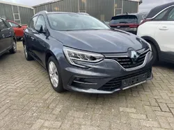 Grau Gebraucht 2022 Renault Mégane GrandTour Business Kombi | 18.800 € (Fairer Preis)