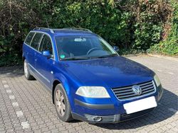 Blau Gebraucht 2002 VW Passat Comfortline Kombi | 790 € (Fairer Preis)