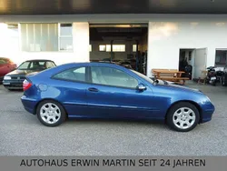 Blau Gebraucht 2003 Mercedes C200 Coupé | 7.290 €