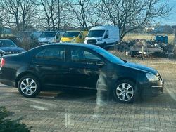 Schwarz Gebraucht 2006 VW Jetta Limousine | 2.300 € (Fairer Preis)