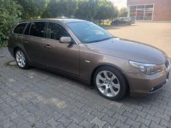 Grau Gebraucht 2004 BMW 525 Kombi | 2.900 € (Fairer Preis)