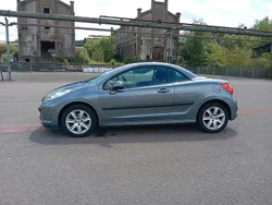 Grau Gebraucht 2007 Peugeot 207 CC Cabrio | 2.499 € (Etwas zu teuer)