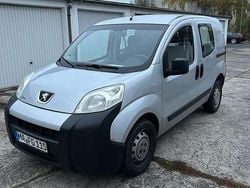 Grau Gebraucht 2010 Peugeot Bipper Basis Van / Kleinbus | 4.000 € (Etwas zu teuer)