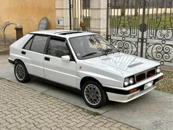 Weiß Gebraucht 1988 Lancia Delta Limousine | 36.500 €