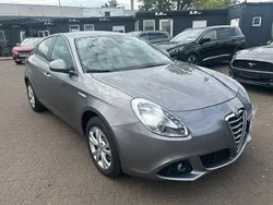 Grau Gebraucht 2012 Alfa Romeo Giulietta Kleinwagen | 10.999 € (Etwas zu teuer)