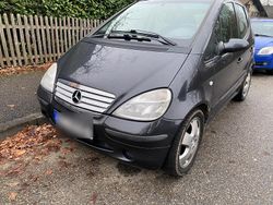 Schwarz Gebraucht 2000 Mercedes A190 Avantgarde Kleinwagen | 499 € (Superpreis)