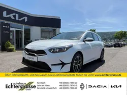 Deluxeweiß metallic Neu 2024 Kia Ceed Sportswagon Spirit Kombi | 30.302 € (Fairer Preis)