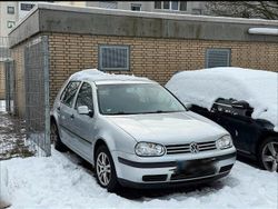 Grau Gebraucht 2003 VW Golf IV Kleinwagen | 950 € (Superpreis)