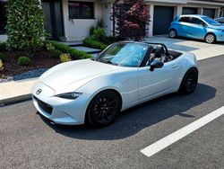 Weiß Gebraucht 2016 Mazda MX5 Cabrio | 31.500 €