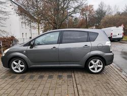 Grau Gebraucht 2006 Toyota Corolla Verso Van / Kleinbus | 2.700 € (Etwas zu teuer)