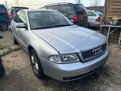 Silber Gebraucht 2000 Audi A4 Limousine | 950 € (Guter Preis)