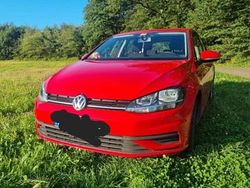 Rot Gebraucht 2017 VW Golf VII Trendline Limousine | 8.500 € (Superpreis)