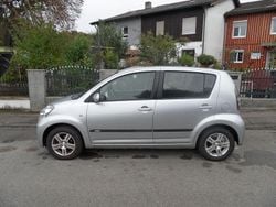 Silber Gebraucht 2008 Daihatsu Sirion Kleinwagen | 2.499 € (Fairer Preis)