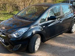Schwarz Gebraucht 2014 Hyundai ix20 Edition Van / Kleinbus | 10.499 € (Guter Preis)