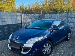 Blau Gebraucht 2009 Renault Mégane Coupé Coupé | 4.000 €