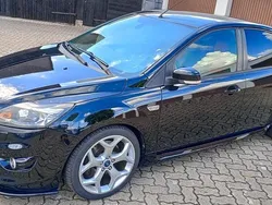 Schwarz Gebraucht 2010 Ford Focus ST Limousine | 7.199 € (Fairer Preis)