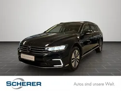 Deep black perleffekt (metallic) Gebraucht 2022 VW Passat GTE Kombi | 26.900 € (Fairer Preis)