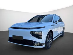 Arcticwhite Gebraucht 2025 XPENG G9 AWD Performance SUV | 69.890 €