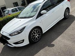 Weiß Gebraucht 2018 Ford Focus ST-Line Kombi | 13.600 € (Etwas zu teuer)