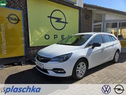 Weiß Gebraucht 2021 Opel Astra Business Kombi | 12.500 € (Fairer Preis)