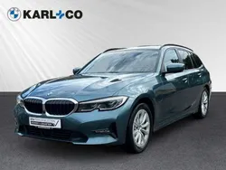 Blau Gebraucht 2021 BMW 330e Sport Line Kombi | 29.490 € (Fairer Preis)