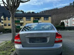 Grau Gebraucht 2004 Volvo S40 Momentum Limousine | 1.000 € (Superpreis)