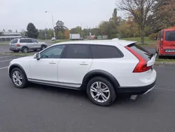 Weiß Gebraucht 2018 Volvo V90 CC Pro Kombi | 28.100 € (Guter Preis)