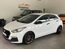 Weiss Gebraucht 2015 Hyundai i30 Turbo Limousine | 9.950 € (Guter Preis)
