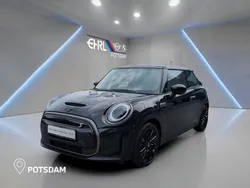 Grün Gebraucht 2022 Mini Cooper SE Resolute Edition Kleinwagen | 20.890 € (Etwas zu teuer)