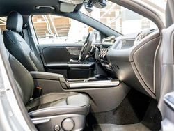 Silber Gebraucht 2024 Mercedes GLA180 SUV | 42.400 € (Teuer)