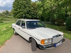 Weiß Gebraucht 1984 Mercedes 300 Limousine | 16.900 €