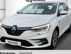 Weiß Gebraucht 2022 Renault Mégane GrandTour Techno Kombi | 20.995 € (Fairer Preis)
