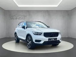 Weiß Gebraucht 2020 Volvo XC40 R-Design SUV | 26.590 € (Fairer Preis)