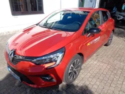 Dezirrotmetallic Gebraucht 2022 Renault Clio V Zen Kleinwagen | 18.790 € (Teuer)