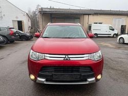 Rot Gebraucht 2015 Mitsubishi Outlander Plus SUV | 7.400 € (Guter Preis)