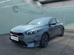 Grau Gebraucht 2024 Kia Ceed Spirit Kleinwagen | 25.049 € (Fairer Preis)