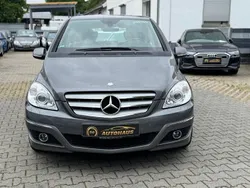 Grau Gebraucht 2009 Mercedes B200 Van / Kleinbus | 6.000 € (Etwas zu teuer)