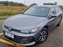 Grau Gebraucht 2024 VW Passat Business Limousine | 28.300 € (Fairer Preis)