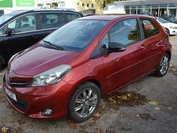 Rot Gebraucht 2012 Toyota Yaris Club Limousine | 5.900 € (Superpreis)