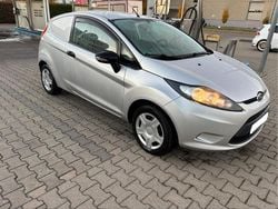 Silber Gebraucht 2011 Ford Fiesta Van / Kleinbus | 2.450 €