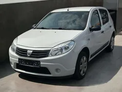 Weiß Gebraucht 2009 Dacia Sandero Essentiel Kleinwagen | 2.650 €
