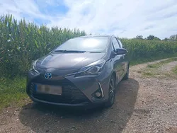 Grau Gebraucht 2018 Toyota Yaris Hybrid Team Kleinwagen | 13.200 € (Guter Preis)