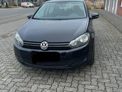 Schwarz Gebraucht 2009 VW Golf VI Limousine | 2.800 € (Etwas zu teuer)