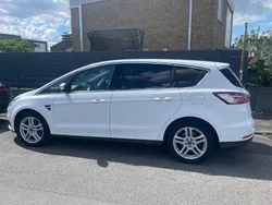 Weiß Gebraucht 2017 Ford S-MAX Titanium Van / Kleinbus | 15.150 € (Fairer Preis)