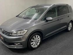 Grau Gebraucht 2015 VW Touran Highline Van / Kleinbus | 16.700 € (Etwas zu teuer)