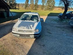 Silber Gebraucht 2001 VW Golf IV Basis Kleinwagen | 900 € (Superpreis)