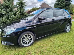 Schwarz Gebraucht 2012 Mercedes B180 Van / Kleinbus | 9.950 € (Fairer Preis)