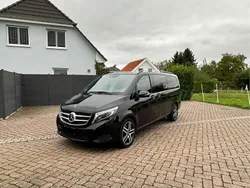 Schwarz Gebraucht 2019 Mercedes V250 Avantgarde Edition Van / Kleinbus | 32.900 € (Superpreis)