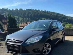 Grau Gebraucht 2013 Ford Focus Champions Edition Limousine | 5.299 € (Fairer Preis)